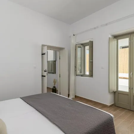 White Cycladic House بيت للعطل Triovasálos